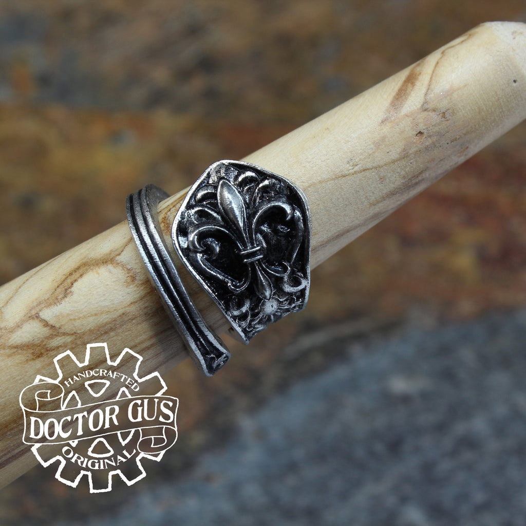 Fleur-de-lis Ring