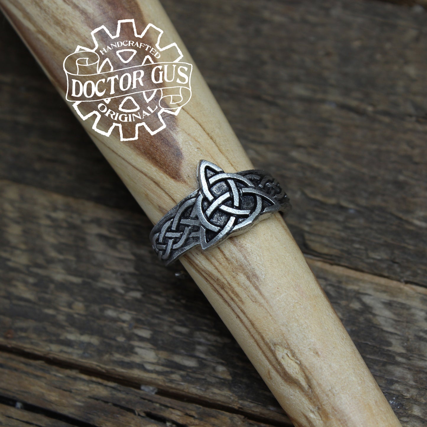 Triquetra Ring